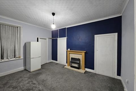 3 bedroom flat to rent, Holly Avenue, Wallsend NE28