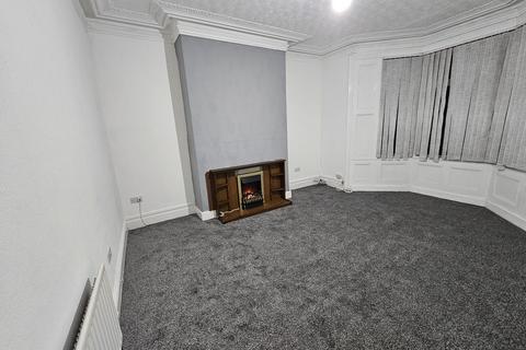 3 bedroom flat to rent, Holly Avenue, Wallsend NE28