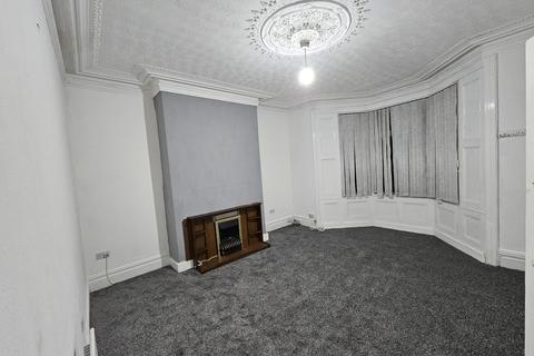 3 bedroom flat to rent, Holly Avenue, Wallsend NE28