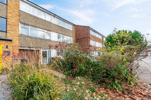 3 bedroom townhouse for sale, Carston Close, London SE12