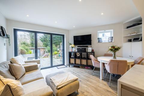 59 Chipstead Way, Woodmansterne, Banstead, SM7 3JJ