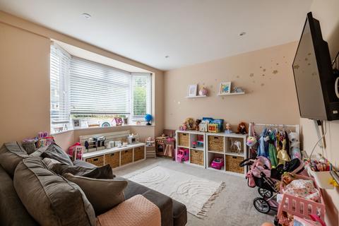 59 Chipstead Way, Woodmansterne, Banstead, SM7 3JJ