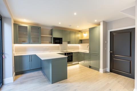 4 bedroom end of terrace house for sale, The Spinney, Selcroft Road, Purley