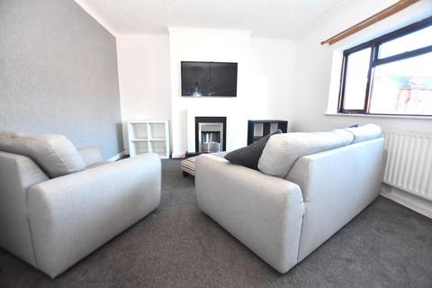 2 bedroom apartment to rent, Gladstone Road, Chesterfield