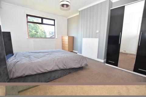 2 bedroom apartment to rent, Gladstone Road, Chesterfield