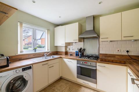 2 bedroom end of terrace house for sale, Holmesdale Avenue, Redhill, RH1