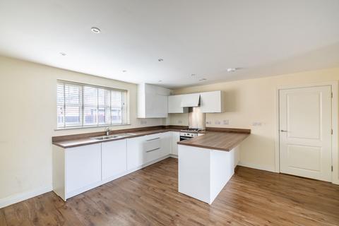 2 bedroom flat for sale, Limes Close, Royal Court, RH1