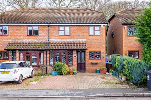 4 bedroom semi-detached house for sale, Harrow Road, Warlingham, CR6