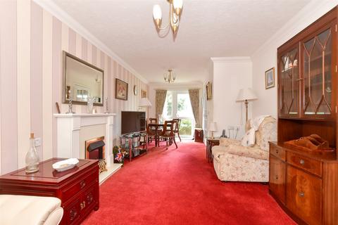 2 bedroom ground floor flat for sale, Beach Avenue, Birchington, Kent