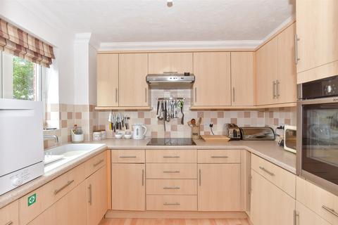 2 bedroom ground floor flat for sale, Beach Avenue, Birchington, Kent