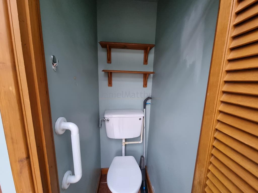 Utility Room/Cloakroom