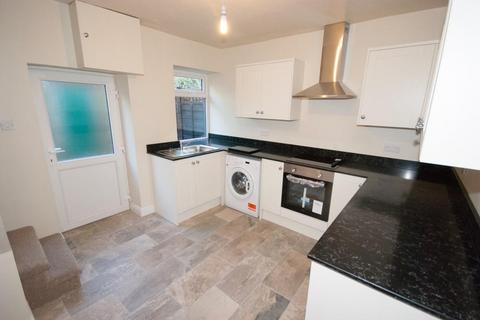 2 bedroom apartment to rent, New Road, High Peak