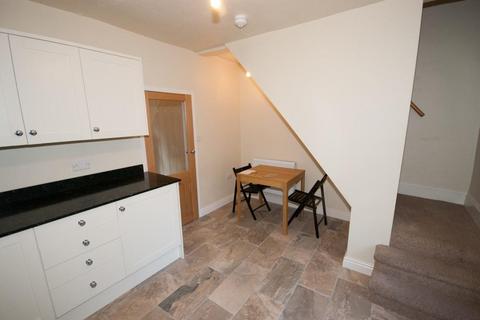 2 bedroom apartment to rent, New Road, High Peak