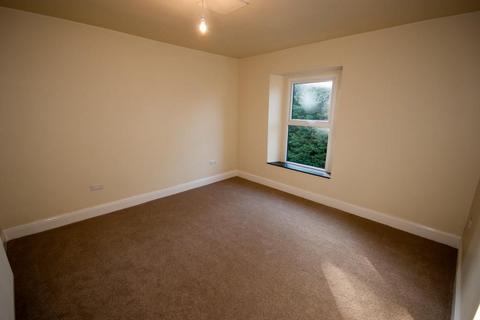 2 bedroom apartment to rent, New Road, High Peak