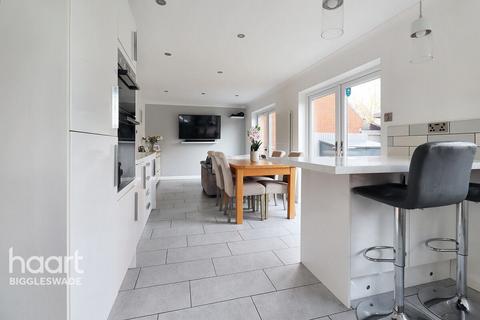 4 bedroom detached house for sale, Station Road, Tempsford