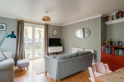 2 bedroom flat for sale, Wallwood Road, London E11