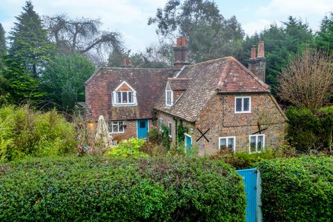 4 bedroom detached house to rent, Nettleden Road North, Little Gaddesden, Berkhamsted HP4