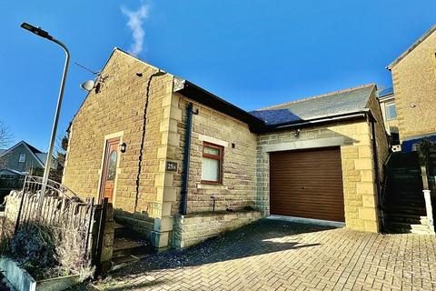 2 bedroom detached bungalow to rent, Braithwaite Edge Road, Keighley, BD22 6RA