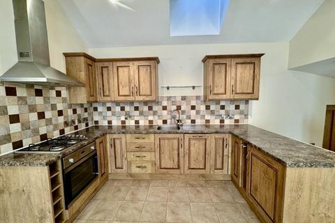 2 bedroom detached bungalow to rent, Braithwaite Edge Road, Keighley, BD22 6RA