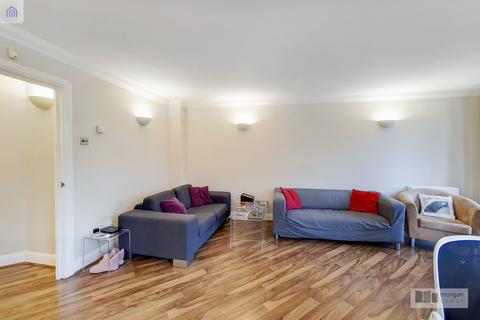 2 bedroom flat to rent, Grenade Street, London E14