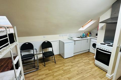 Studio to rent, NEWLY DONE UP STUDIO FLAT | ALL BILLS INCL | NOW, London E10