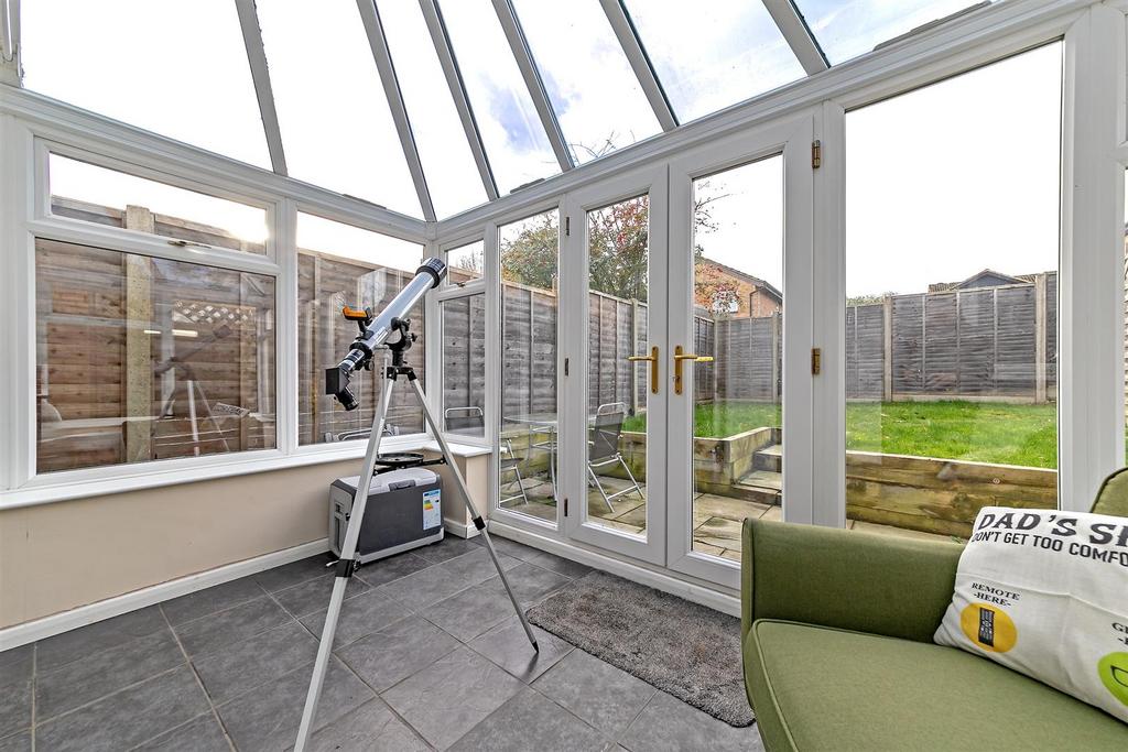 3 Beverley Gardens-24.jpg