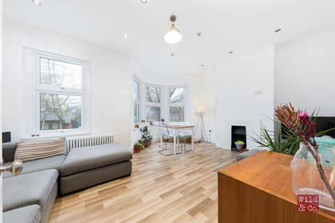 2 bedroom flat to rent, Perth Road, London