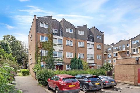 2 bedroom flat for sale, Salisbury Close, Elephant And Castle