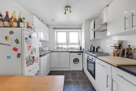 2 bedroom flat for sale, Salisbury Close, Elephant And Castle