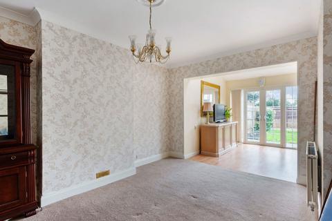 137 Bromley Common, Bromley, BR2 9RJ
