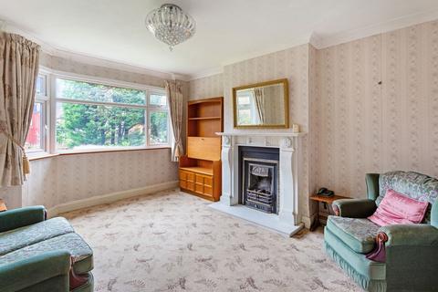 137 Bromley Common, Bromley, BR2 9RJ