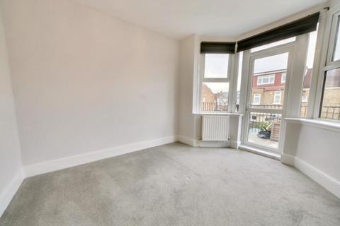 2 bedroom flat to rent, Audley Road, London NW4