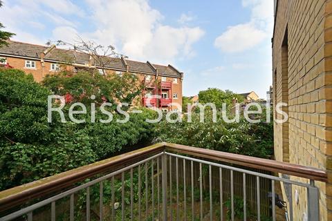 1 bedroom apartment to rent, Westferry Road, Canary Wharf, London E14