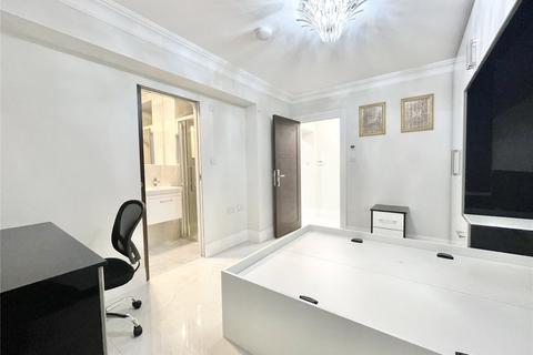 2 bedroom apartment to rent, The Mall, London W5