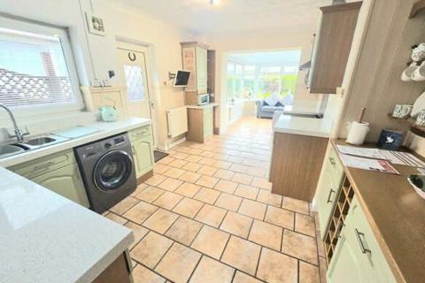 4 bedroom detached bungalow for sale, Ynys Werdd, Swansea SA4