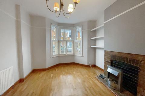 1 bedroom flat for sale, Prospect Road, Woodford Green IG8