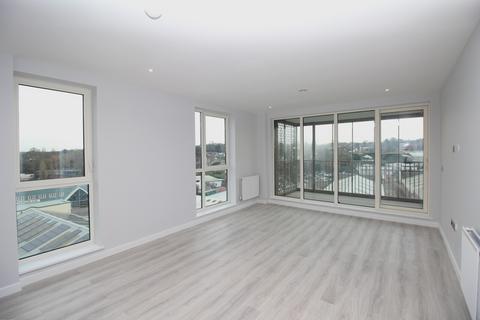 2 bedroom apartment to rent, Radford Way, CM12