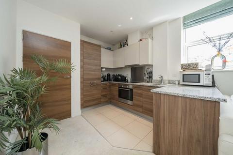 1 bedroom flat for sale, Bromyard Avenue, London W3