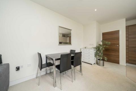 1 bedroom flat for sale, Bromyard Avenue, London W3