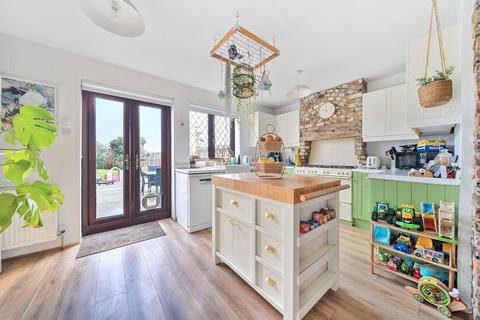 73 Wendover Way, Welling, DA16 2BW