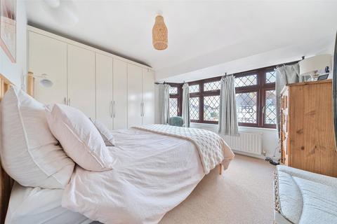 73 Wendover Way, Welling, DA16 2BW