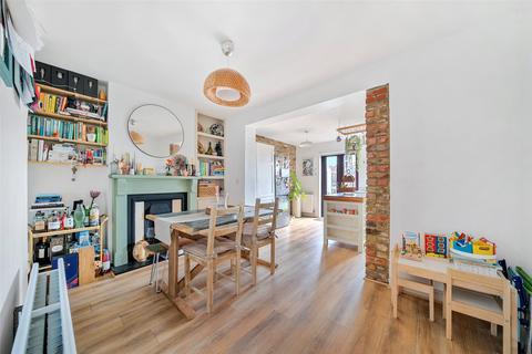 73 Wendover Way, Welling, DA16 2BW