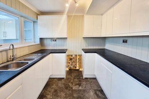 3 bedroom end of terrace house to rent, Budds Close, Basingstoke, Hampshire, RG21