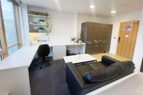 Studio to rent, Kirby Street