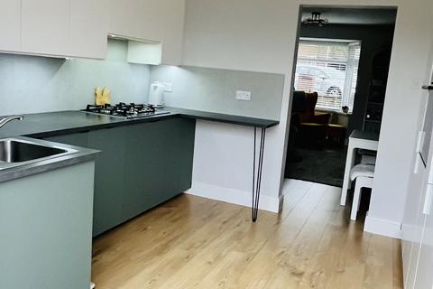 3 bedroom end of terrace house for sale, Exton Avenue, Luton LU2