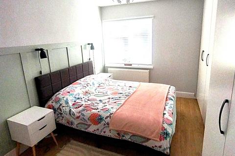 56 Exton Avenue, Luton, LU2 0LJ