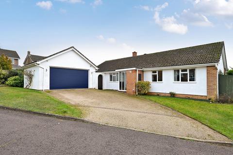 4 bedroom detached bungalow for sale, Sympson Road, Tadley RG26