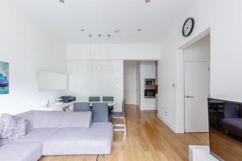 2 bedroom flat to rent, Glazbury Road, London