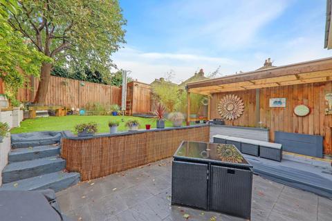 4 bedroom house for sale, De Frene Road, London