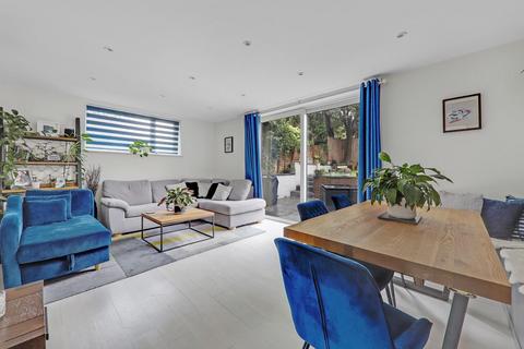 4 bedroom house for sale, De Frene Road, London